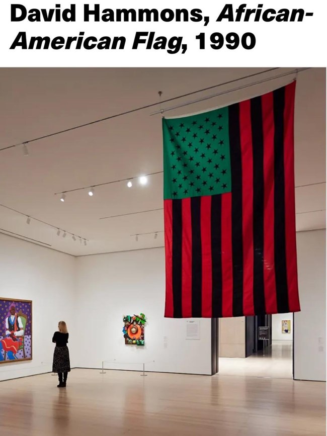 Η ροζ ελληνική σημαία κατεβαίνει (παρά τον συμβολικό της χαρακτήρα)