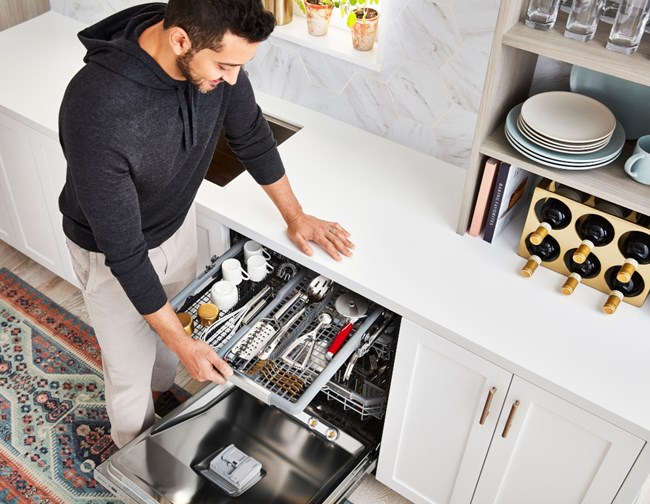 Τα πλυντήρια πιάτων της LG συνδυάζουν μοντέρνο σχεδιασμό και υψηλή τεχνολογία για πραγματικά αστραφτερά καθαρά πιάτα