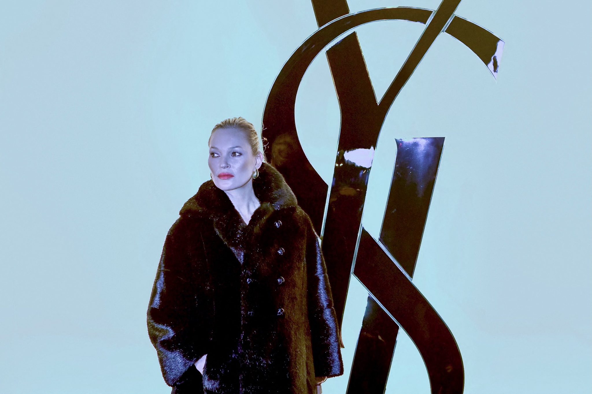 Το νέο hot couple: Η Κέιτ Μος χέρι- χέρι με τον εγγονό του Μπομπ Μάρλεϊ