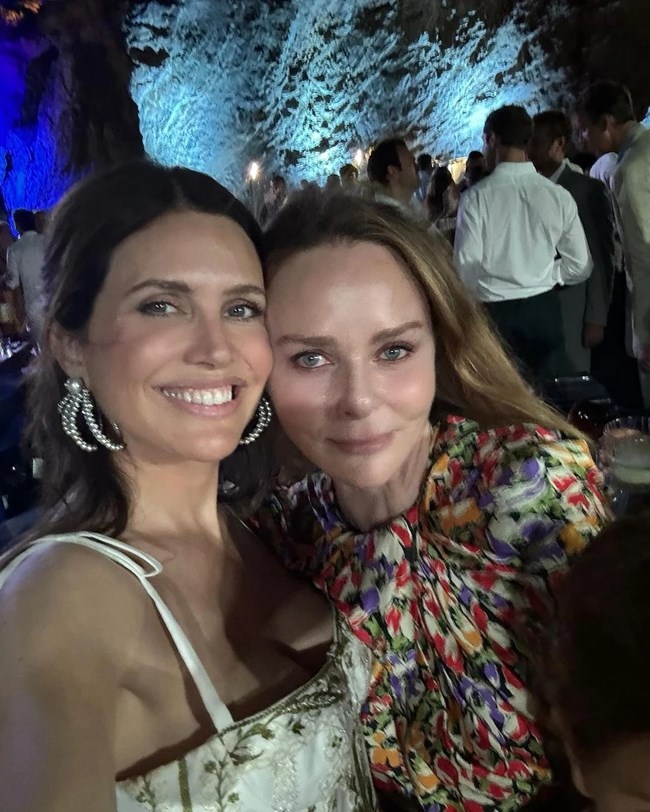 Ντάσα Ζούκοβα-Σταύρος Νιάρχος: Απολαμβάνουν την Ελλάδα με τους διάσημους φίλους τους