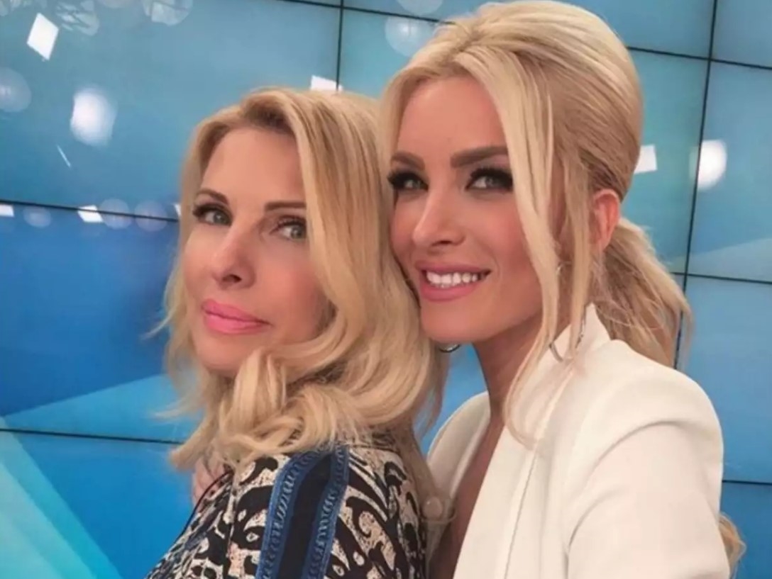 Πίσω στα ‘90s: Όταν η Ελένη Μενεγάκη έκανε γυμναστική στον αέρα της εκπομπής της με τον Γιώργο Λουκανίδη