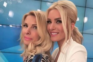 Πίσω στα ‘90s: Όταν η Ελένη Μενεγάκη έκανε γυμναστική στον αέρα της εκπομπής της με τον Γιώργο Λουκανίδη