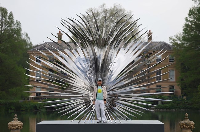 Αν βρεθείς στο Λονδίνο μην χάσεις την μαγική έκθεση του Marc Quinn στο Kew Gardens