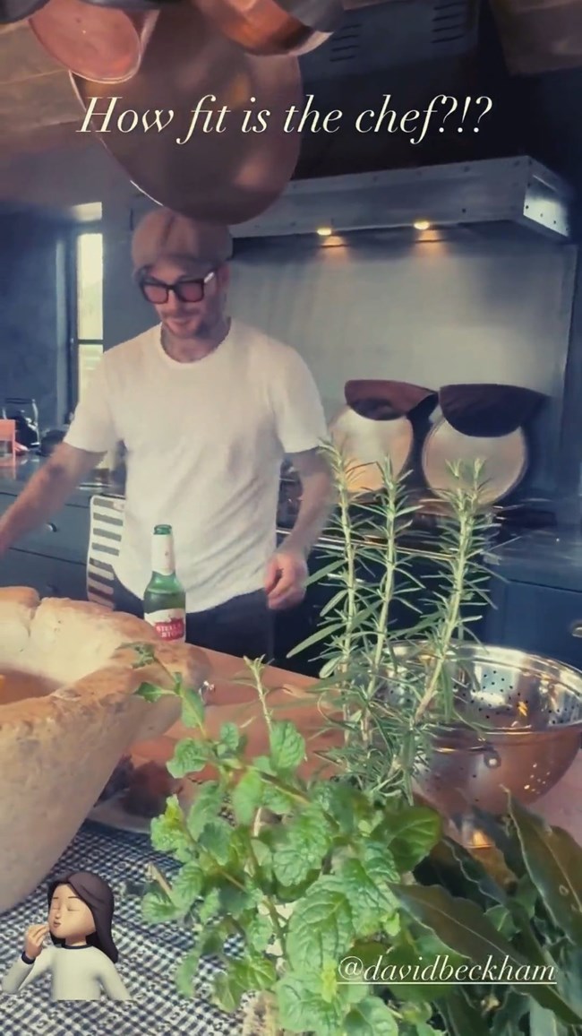 Ο Ντέιβιντ Μπέκαμ στην κουζίνα του, ετοιμάζει πίτα του βοσκού