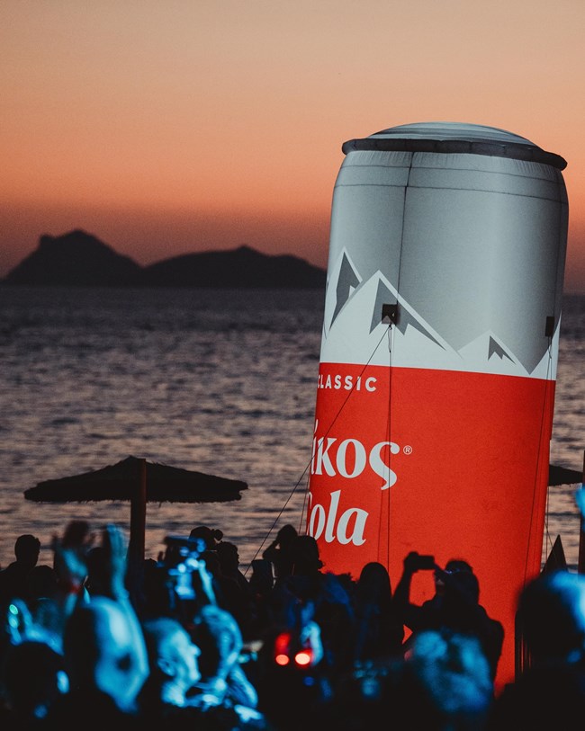 Matala Beach Festival: Χορός, κέφι και δροσιά με τη γεύση της Βίκος Cola