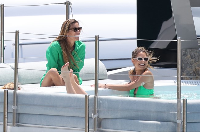 μαρια_μενουνος