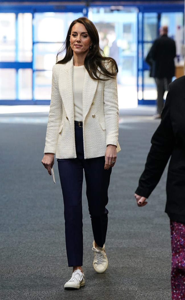 Κέιτ Μίντλετον: Το υποδειγματικό smart casual σύνολό της με το σακάκι από τη Zara