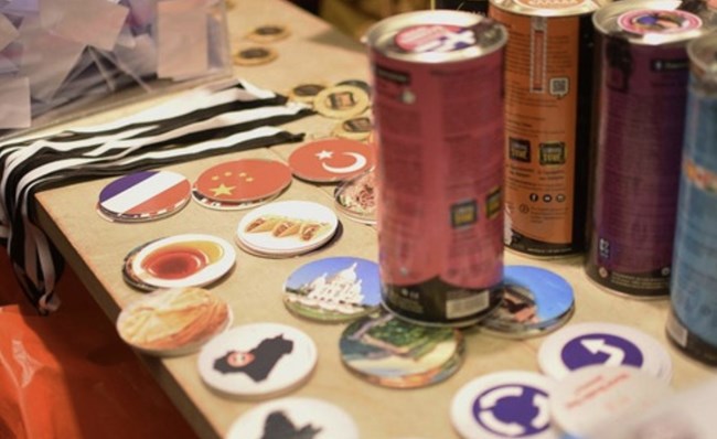 Θεσ/νίκη: Νεαρό ζευγάρι εφηύρε και εμπορεύεται τα δικά του επιτραπέζια παιχνίδια