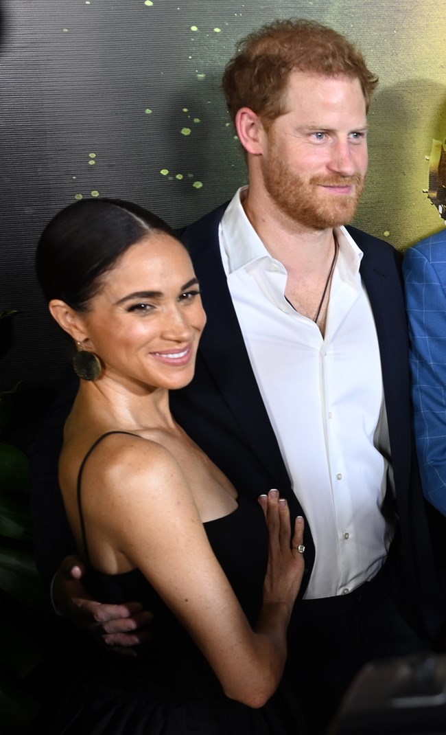 Χάρι και Μέγκαν εμφανίστηκαν σε πρεμιέρα ταινίας όσο η Κέιτ Μίντλετον νοσηλεύεται