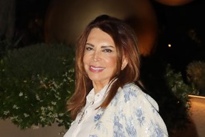 Μιμή Ντενίση, Γρηγόρης Βαλτινός και Ελένη Ράντου σε μια "οικογενειακή" φωτογραφία από τα ’90s