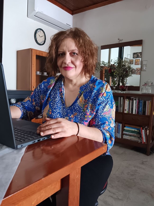 Η αληθινή ιστορία που μας εμπνέει: Η Μαρία δουλεύει από τα ξημερώματα και το απόγευμα... σπουδάζει