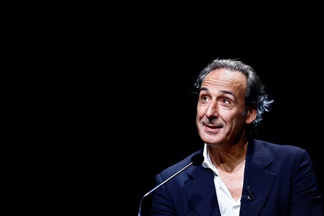 80ο Φεστιβάλ Βενετίας: Τιμητικό βραβείο στον Wes Anderson απένειμε ο Alexandre Desplat