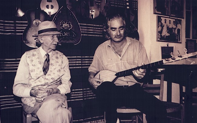 Ταμπαχανιώτικα: οι "αμανέδες" του Ρεθύμνου και των Χανίων