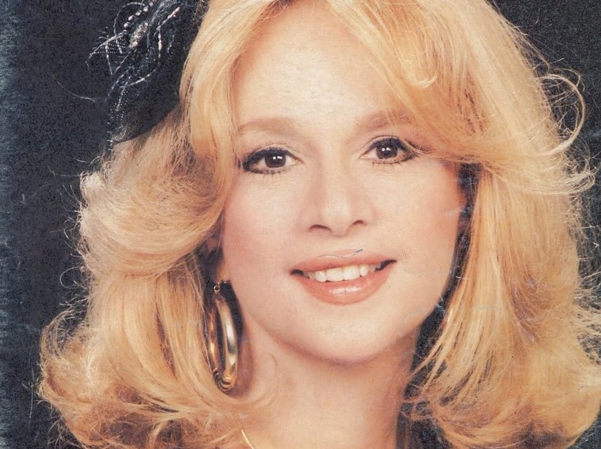 Αλίκη Βουγιουκλάκη & Κατιάνα Μπαλανίκα: Ποζάρουν σαν δίδυμες με ξανθές μπούκλες πριν από 43 χρόνια