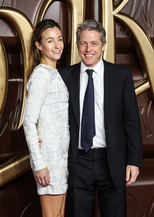 Χιου Γκραντ: Σε σπάνια δημόσια εμφάνιση με την καλλονή σύζυγό του, Άννα