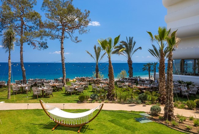 Isla Brown Corinthia: Ένα πεντάστερο resort στους Αγίους Θεοδώρους