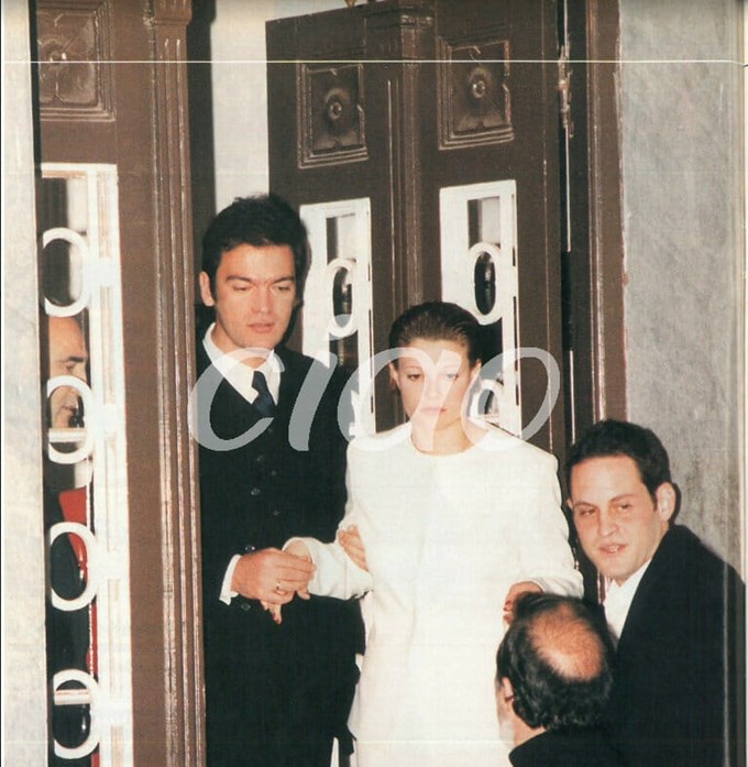 25 χρόνια πριν - Τάνια Τρύπη και Κωνσταντίνος Καζάκος: Ο μυστικός γάμος στη βίλα της Μαρίκας Κοτοπούλη