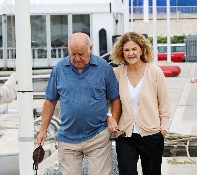 "Mr. ZARA": Ο άνδρας που πουλούσε ρόμπες πόρτα-πόρτα έχει ένα ενδιαφέρον success story