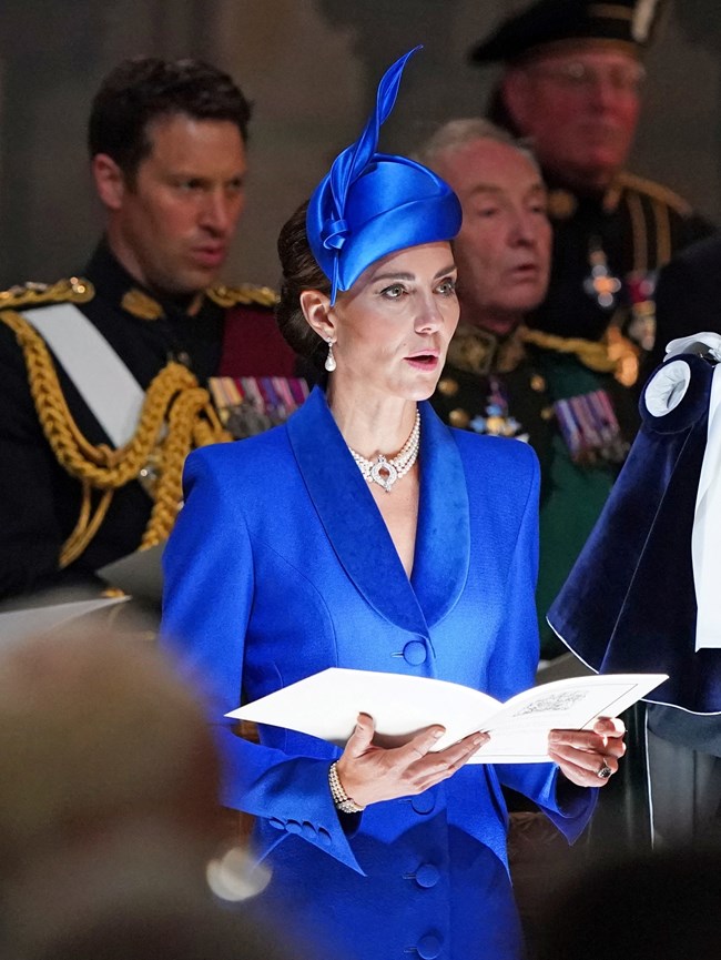 Κέιτ Μίντλετον, Στέψη βασιλιά Εδιμβούργο, μπλε σύνολο