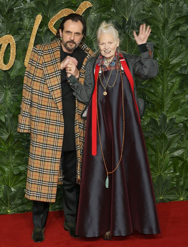 Βίβιαν Γουέστγουντ: Πώς αποχαιρέτησαν οι διάσημοι την "Βασίλισσα της Βρετανικής Μόδας"