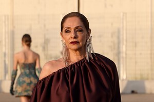 Βίκυ Κουλιανού: Αγνώριστη στην παρουσίαση του πρώτου ριάλιτι της ελληνικής τηλεόρασης στα 90s