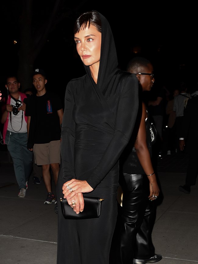 Kέιτι Χολμς: Μυστηριώδης στο fashion show του Tom Ford