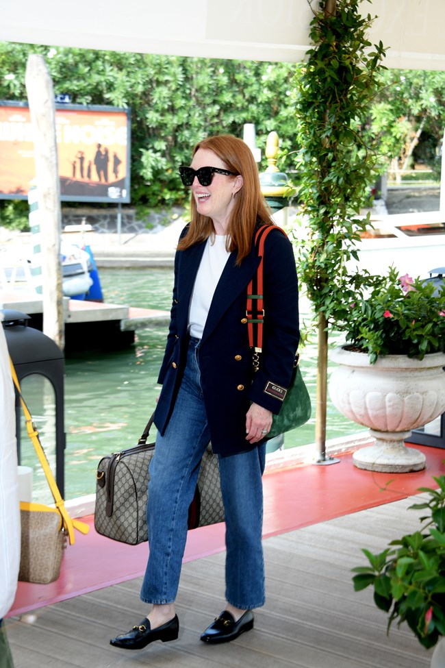 Φεστιβάλ Βενετίας: Οι σταρ άνω των 50 μας δείχνουν τον σωστό τρόπο να φορέσουμε το blazer