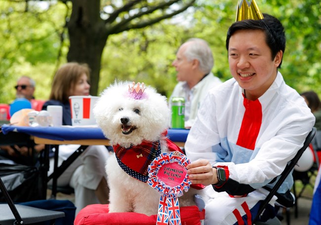 The Big Lunch: έτσι γιόρτασε ο λαός στη Μ. Βρετανία τη στέψη του βασιλιά Καρόλου