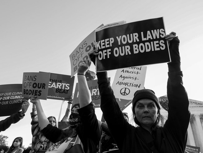 Τζο Μπάιντεν: "Οι γυναίκες που ταξιδεύουν για να κάνουν άμβλωση θα προστατεύονται από την ομοσπονδιακή κυβέρνηση"