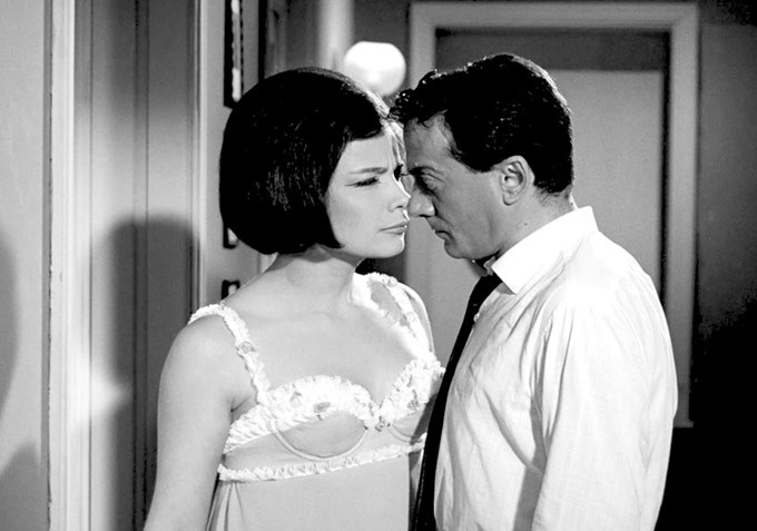 "Μια τρελή τρελή οικογένεια": Ο άγνωστος γάμος της Μαίρης Αρώνη την περίοδο που γύριζαν την ταινία Τζένη Καρέζη - Αλέκος Αλεξανδράκης