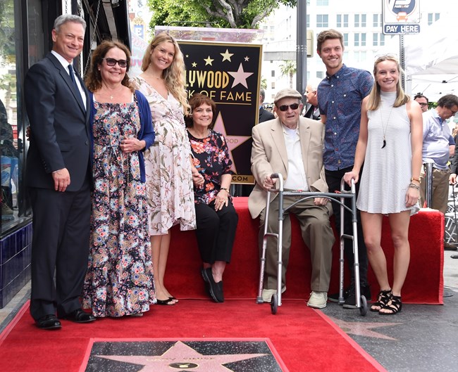 Γκάρι Σινίζ: Πέθανε ο 33χρονος γιος του πρωταγωνιστή του "CSI NY" από σπάνια μορφή καρκίνου