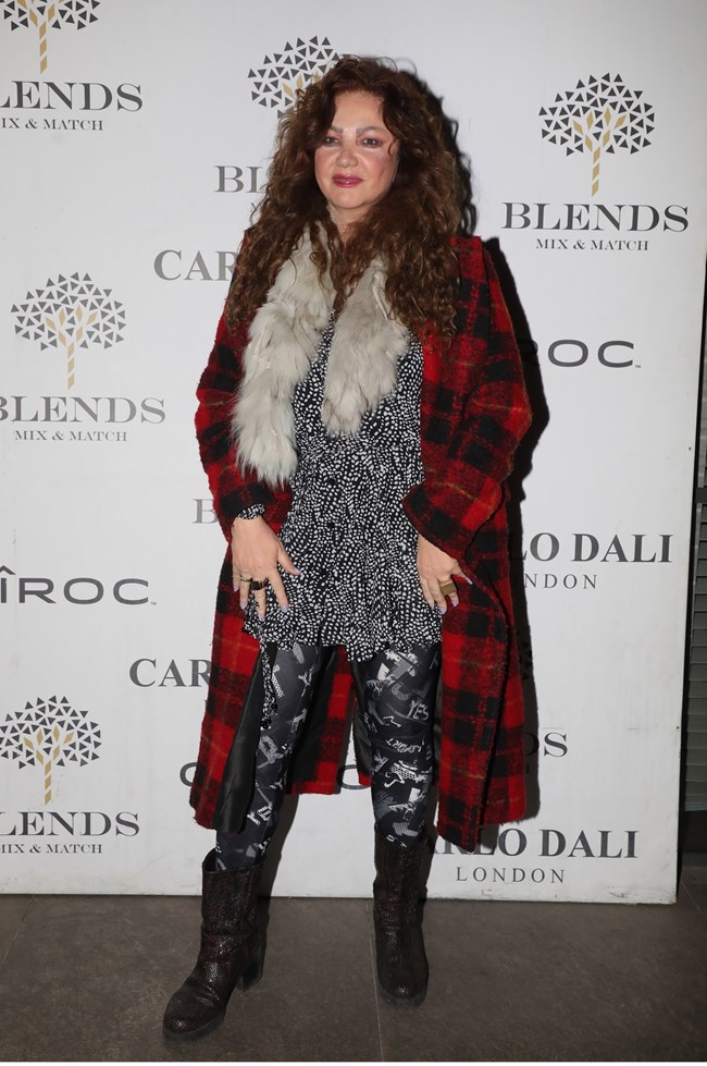 Back to '80s: Η Σοφία Αρβανίτη σε μια σπάνια και total '80s εμφάνιση