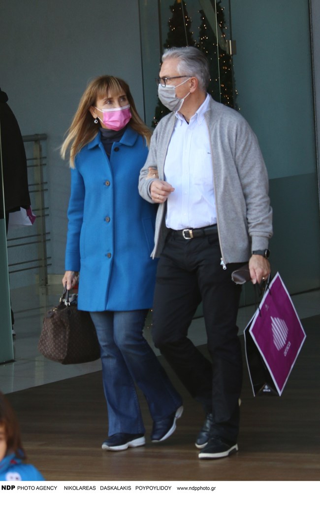 Η Μάρα Ζαχαρέα φόρεσε το πιο διαχρονικό και κολακευτικό τζιν παντελόνι