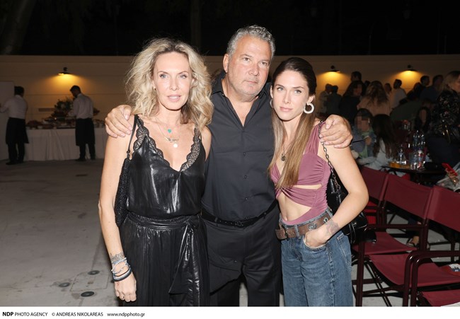 Εβελίνα Παπούλια: Η σπάνια κοινή οικογενειακή εμφάνιση με τον πρώην σύζυγο Γιώργο Λιάντο και την κόρη τους Αφροδίτη