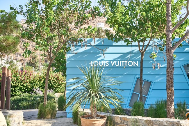 Το νέο Pop-Up της Louis Vuitton στο Nammos Village στη Μύκονο