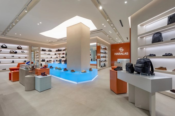 Ένα νέο κατάστημα Haralas ανοίγει τις πόρτες του στο River West Mall