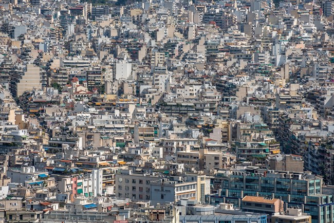 Χτίστες, Νοικοκυρές και η οικοδόμηση της σύγχρονης Αθήνας- μια έκδοση και μια ταινία από το Ίδρυμα Ωνάση
