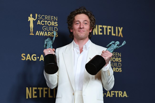 SAG Awards: Ύστερα από την επιτυχημένη απεργία το Σωματείο των Ηθοποιών απένειμε τα δικά του βραβεία- Θρίαμβος για Οπενχάιμερ και οι ανατροπές