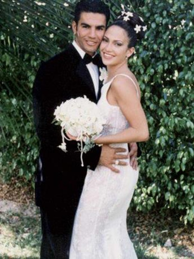 Τζένιφερ Λόπεζ: 4 γάμοι, 2 αρραβώνες και 6 εντυπωσιακά μονόπετρα