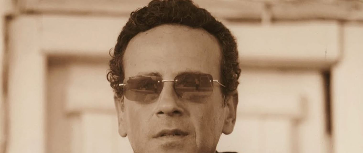 Χάρης Ρώμας: Με σγουρά μαύρα μαλλιά στην εφηβική του ηλικία