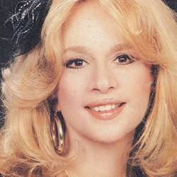 Η άγνωστη φωτογραφία της Αλίκης Βουγιουκλάκη: Χορεύει πάνω σε σκάφος με τον Νίκο Μαστοράκη