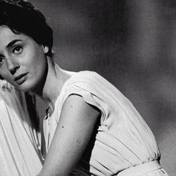 50 χρόνια πριν: Η Έλλη Λαμπέτη με την Κάτια Δανδουλάκη και τη Βέρα Κρούσκα για βουτιές στο Πήλιο