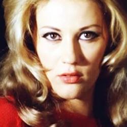 Ζωή Λάσκαρη: To bombshell hair look που υιοθέτησε πριν από 50 χρόνια, είναι και πάλι στη μόδα