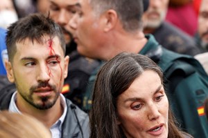 Πλημμύρες στην Ισπανία: Η γυναίκα που έκανε τη Λετίθια να κλάψει