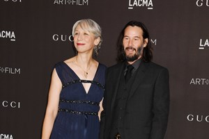 Κιάνου Ριβς και Αλεξάνδρα Γκραντ: Περπατούν χέρι-χέρι και παραδίδουν "μαθήματα ευγένειας"