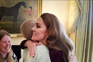 Πρίγκιπας Ουίλιαμ: Όσα ανέφερε για την υγεία της Κέιτ και το συγκινητικό δώρο της Σάρλοτ πριν φύγει για το ταξίδι του