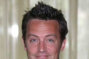 Τζούλια Ρόμπερτς - Μάθιου Πέρι: Εκείνη γεννήθηκε σαν σήμερα, εκείνος πέθανε σαν σήμερα - Το "άγνωστο" ειδύλλιο