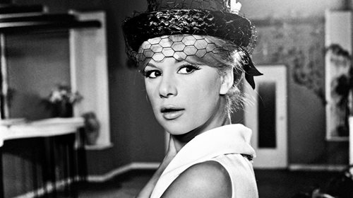 Αλίκη Βουγιουκλάκη & Κατιάνα Μπαλανίκα: Ποζάρουν σαν δίδυμες με ξανθές μπούκλες πριν από 43 χρόνια