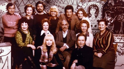 Οι κλασικές Πρωτοχρονιές της τηλεόρασης - Πώς έκανε ρεβεγιόν η showbiz από το 1960 και μετά;