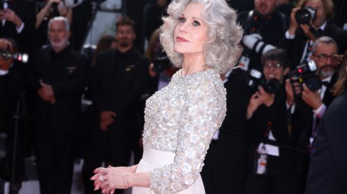 Jane Fonda: Με καρέ καστανό μαλλί πριν από 62 χρόνια στην Ακρόπολη για τις ανάγκες ταινίας της